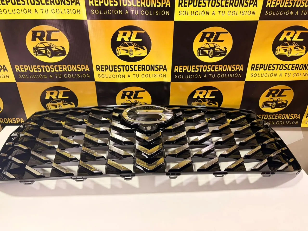 Parrilla frontal cromada con diseño de diamantes, foto 4 de 6