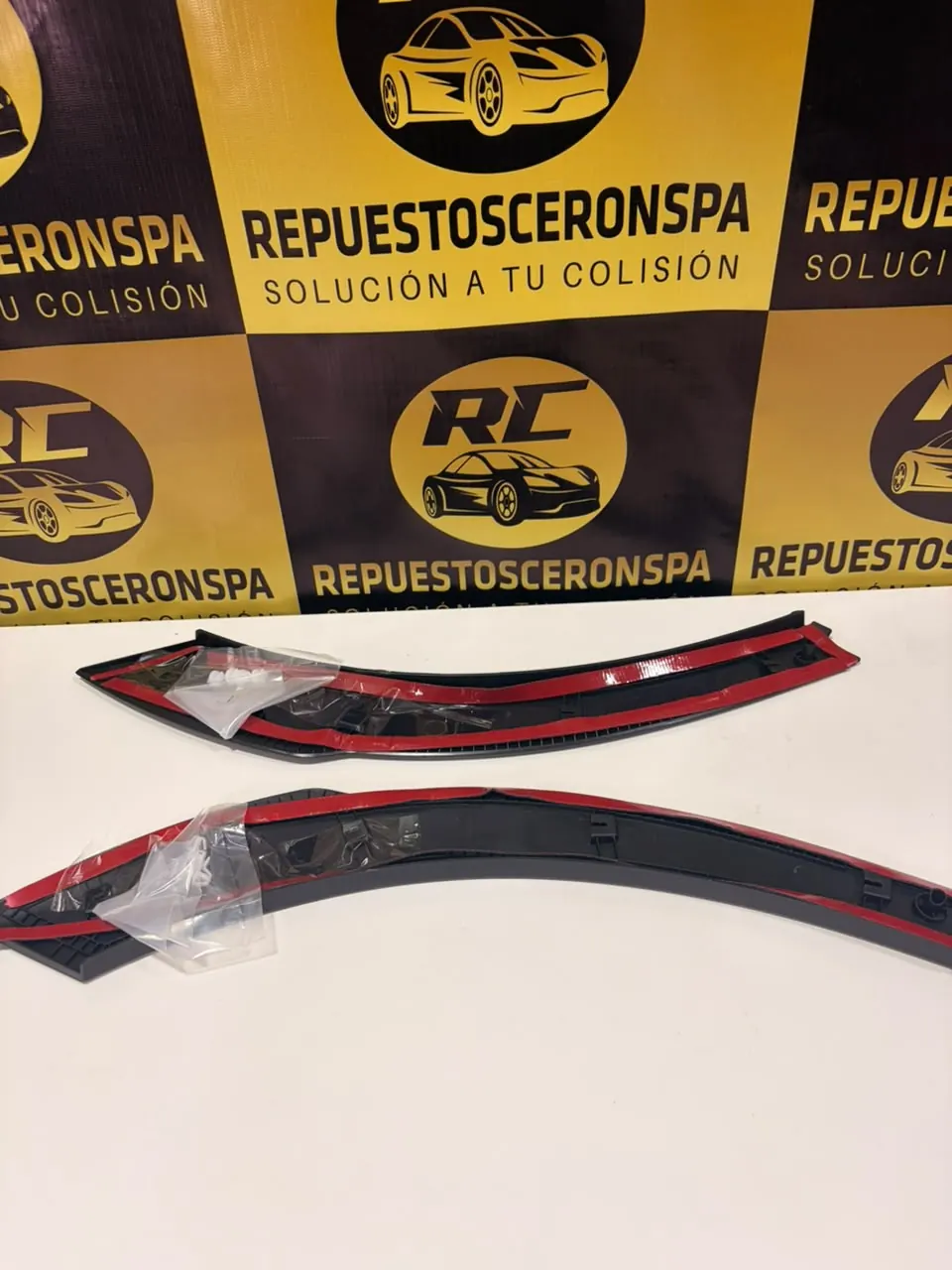 Moldura tapabarro trasera derecha corta, foto 6 de 7