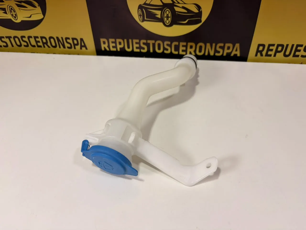 Cuello de llenado del depósito limpiaparabrisas, foto 1 de 2
