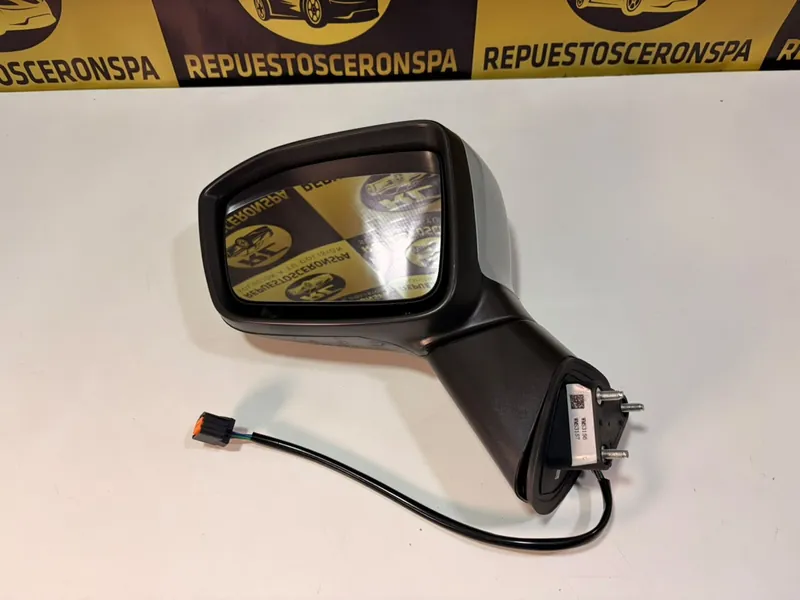 Retrovisor izquierdo